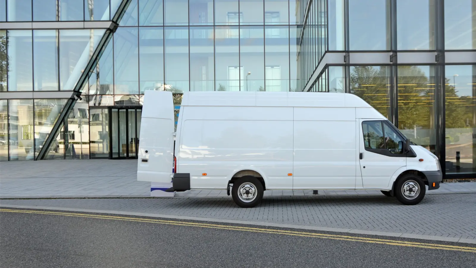 Vantins general liability insurance — commercial delivery van outside a business